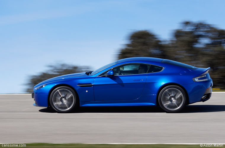 Aston Martin V8 Vantage S 2011