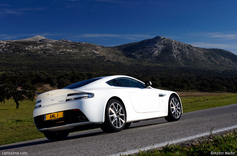 Aston Martin V8 Vantage S 2011