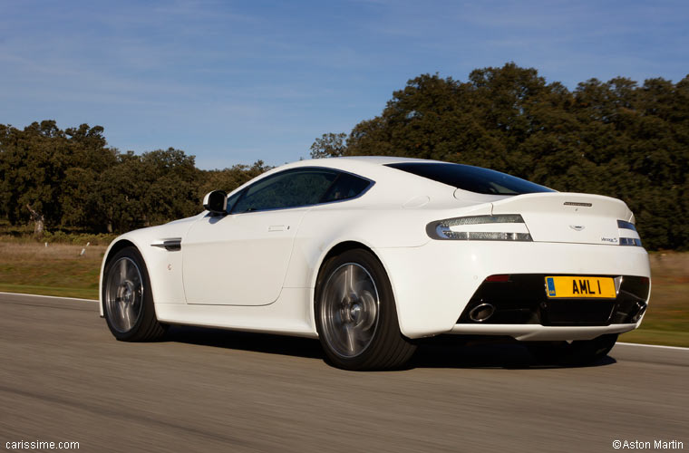 Aston Martin V8 Vantage S 2011