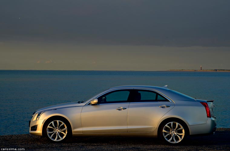 Cadillac ATS Voiture Familiale de Luxe 2012