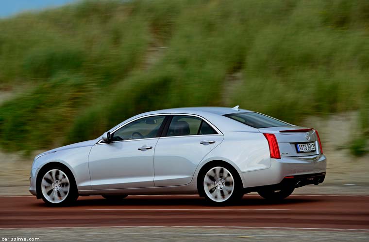 Cadillac ATS Voiture Familiale de Luxe 2012