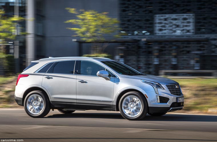 Cadillac XT5 SUV Familial 4x4 2016