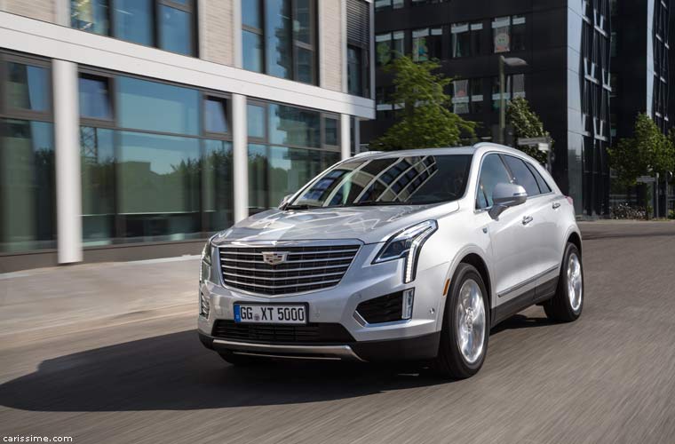 Cadillac XT5 SUV Familial 4x4 2016