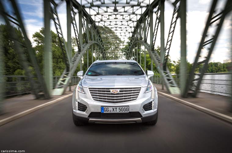 Cadillac XT5 SUV Familial 4x4 2016