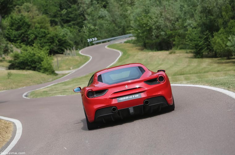 Ferrari 488 GTB Voiture de Sport 2015