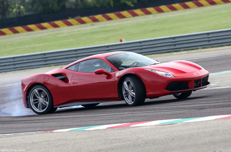 Ferrari 488 GTB Voiture de Sport 2015