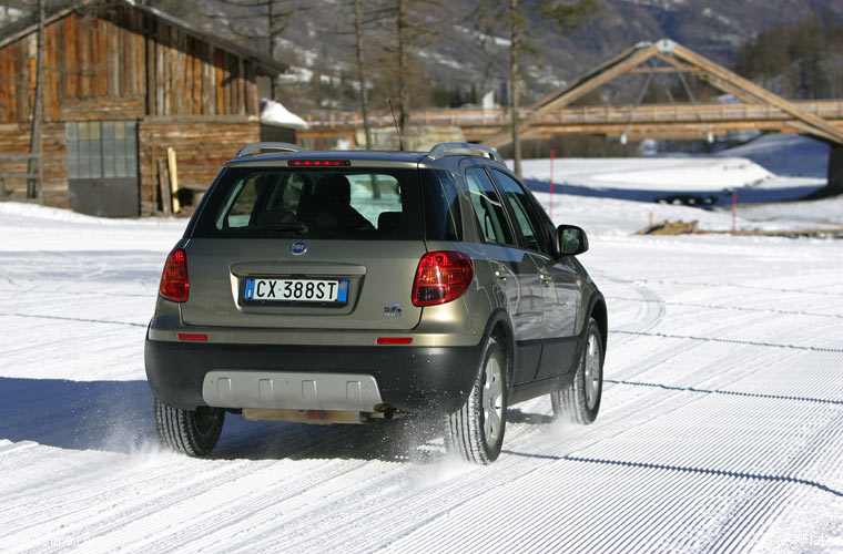 Fiat Sedici 4x4 / 4x2 SUV 2006 / 2014