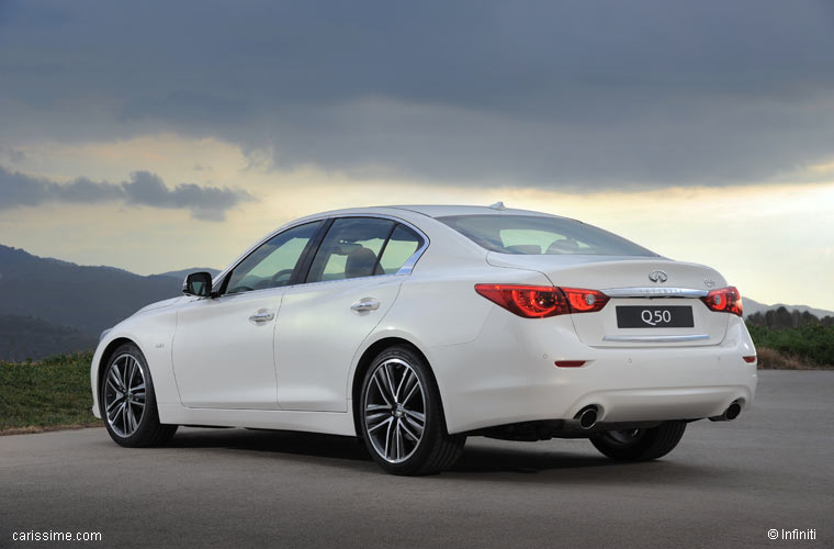 Infiniti Q50 Voiture Familiale 2013