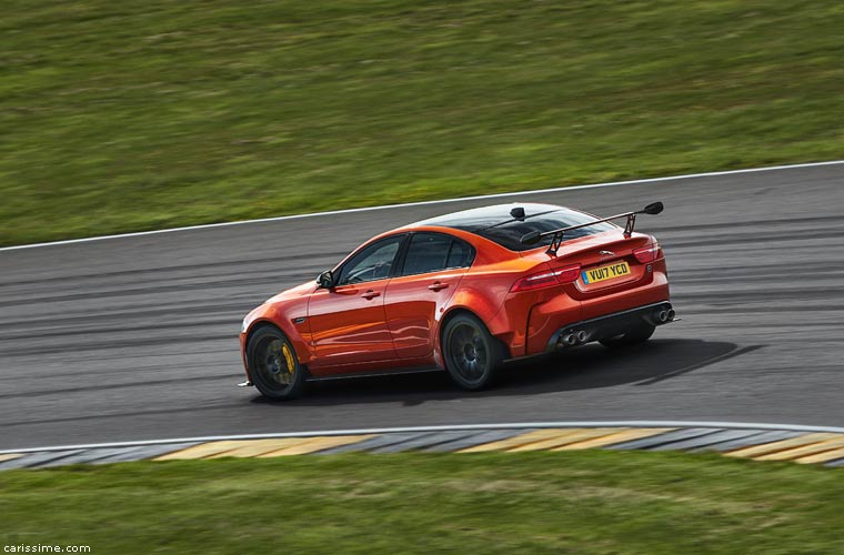 Jaguar XE SV Project 8 2017