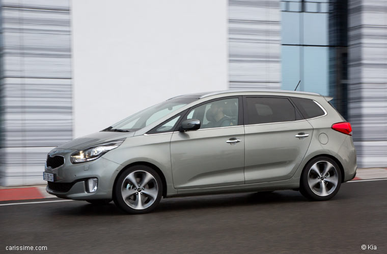 Kia Carens 2 Monospace Compact 2013