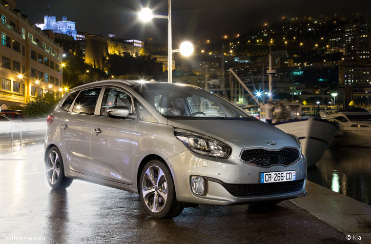 Kia Carens 2 Monospace Compact 2013