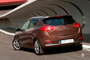 Kia Ceed 2 Voiture Compacte 2012