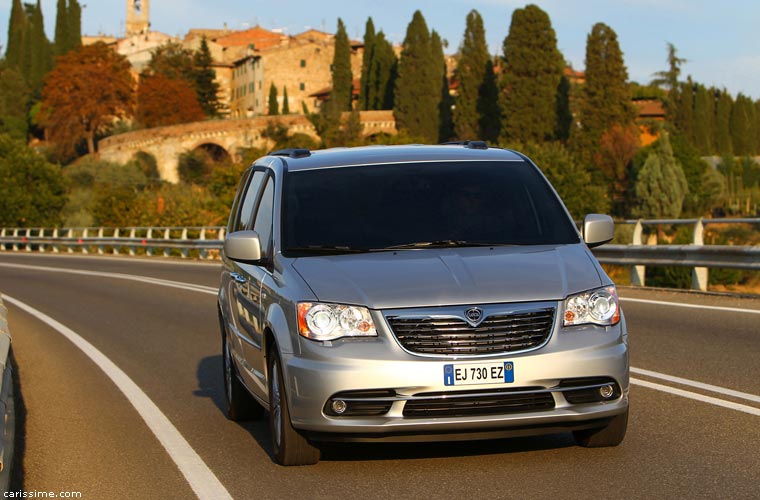 Lancia Voyager Grand Monospace 2011