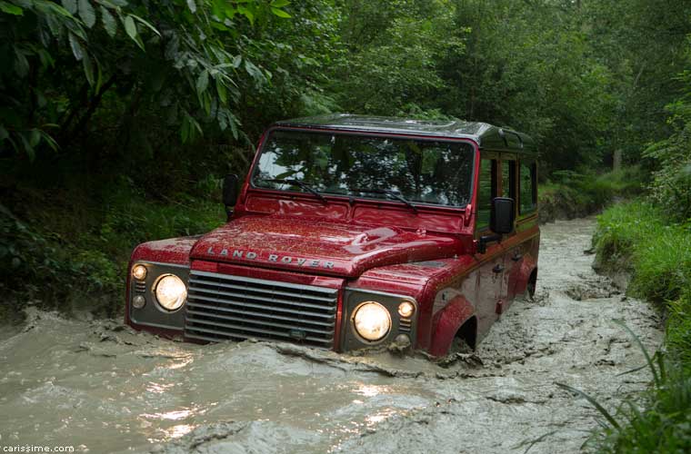 Land Rover Defender restylage 2012 modèle 2013