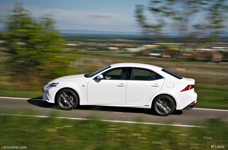 Lexus IS 2 Familiale luxe 2013