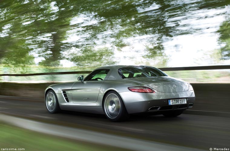 Mercedes SLS AMG Voiture de Sport 2010 / 2014