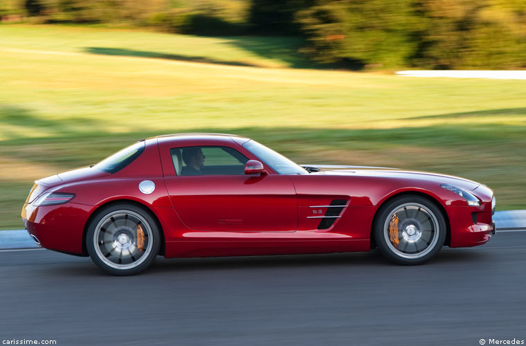 Mercedes SLS AMG Voiture de Sport 2010 / 2014