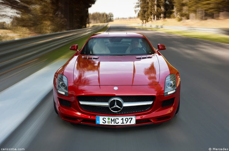 Mercedes SLS AMG Voiture de Sport 2010 / 2014