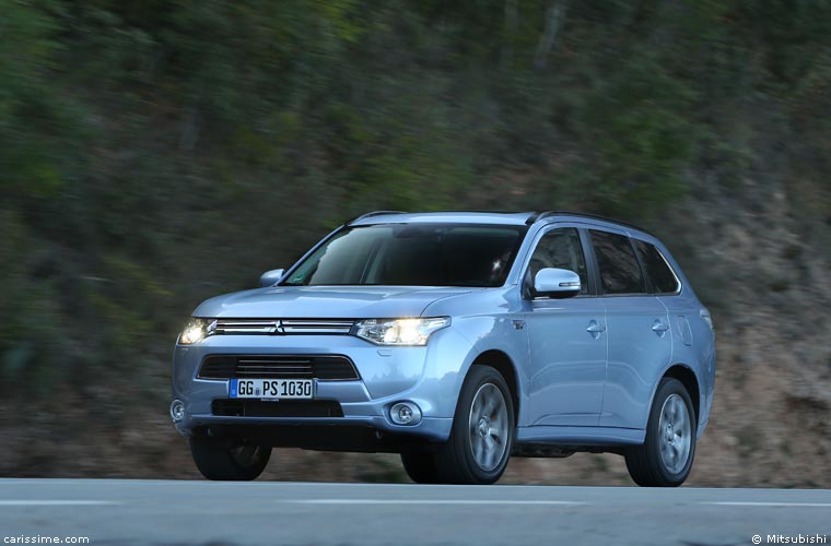 Mitsubishi Outlander PHEV Electrique 4x4 2014