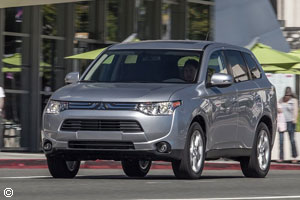 Mitsubishi Outlander PHEV Electrique 4x4 2014