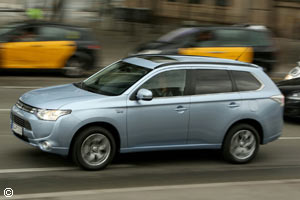 Mitsubishi Outlander PHEV Electrique 4x4 2014