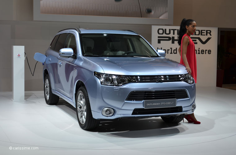 Mitsubishi Outlander 3 PHEV au Salon Automobile de Paris 2012