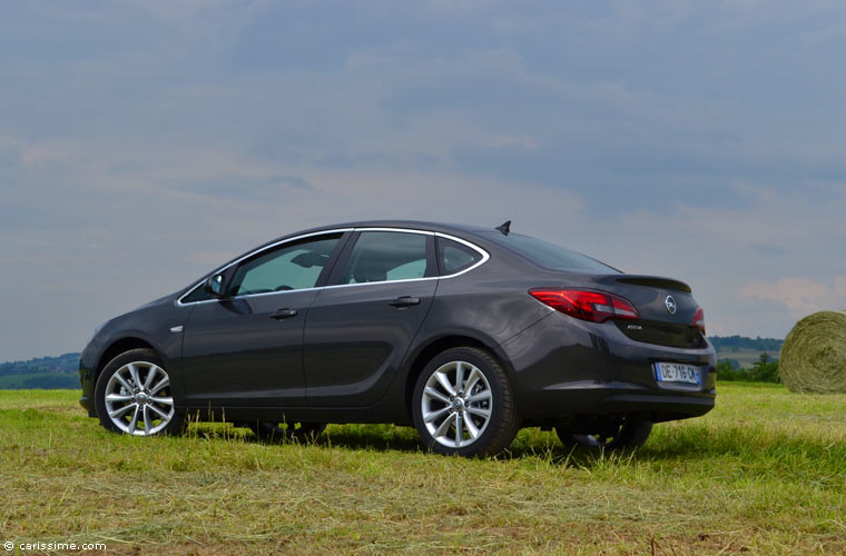 Essai Opel Astra Berline 136 ch 2014