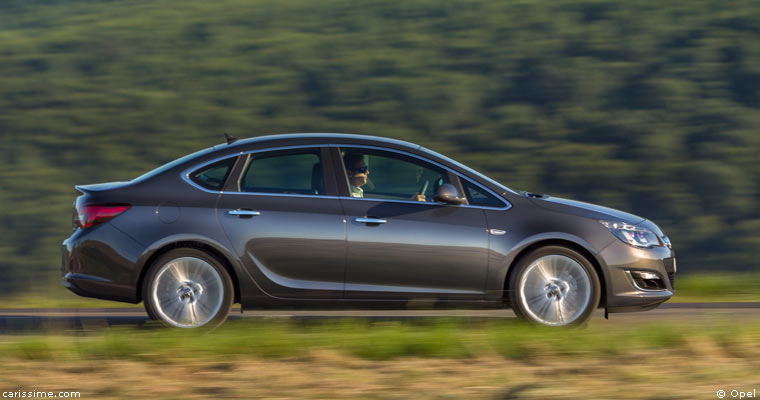 Opel Astra 4 Berline 4 portes 2014 / 2015