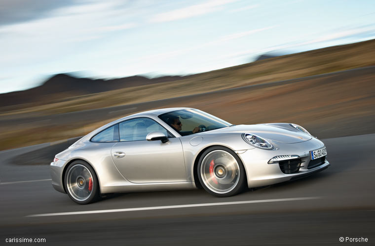 Porsche 911 Carrera 7 - 2011