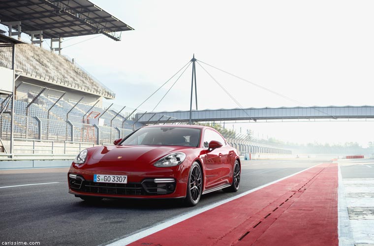 Porsche Panamera GTS 2018