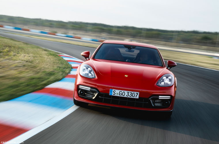 Porsche Panamera GTS 2018