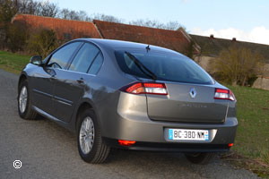 RENAULT LAGUNA III RESTYLAGE 2010  Essai Carissime