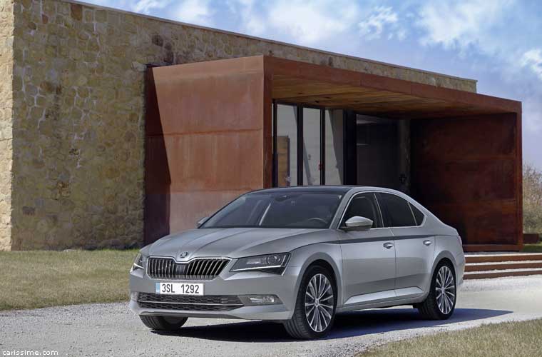 Skoda Superb 3 2015 voiture routière