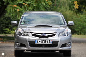 Subaru Legacy 2 Voiture Familiale 2010 / 2014