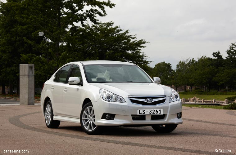 Subaru Legacy 2 Voiture Familiale 2010 / 2014