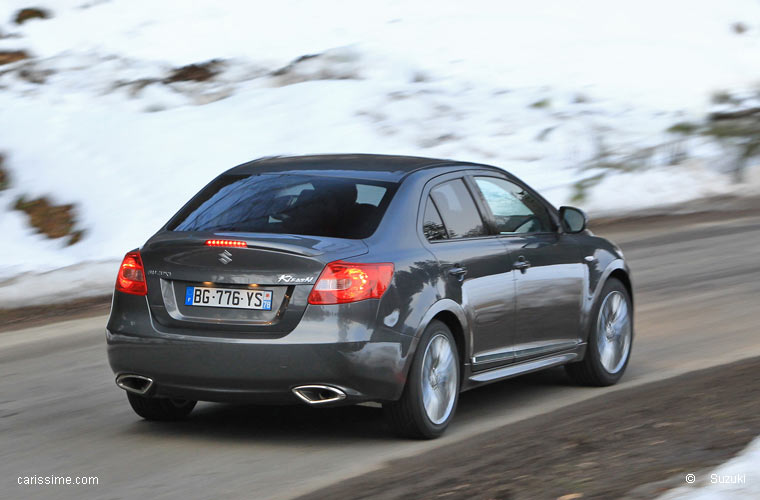 Suzuki Kizashi Voiture Familiale 2011 / 2013