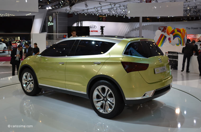 Suzuki S-Cross au Salon Automobile de Paris 2012