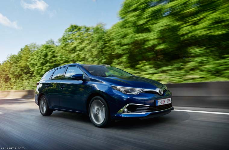 Toyota Auris 2 Break Touring Sport 2015