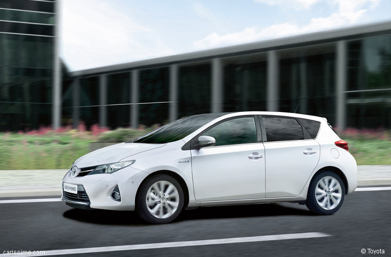 Toyota Auris 2 Voiture Compacte 2013 / 2015