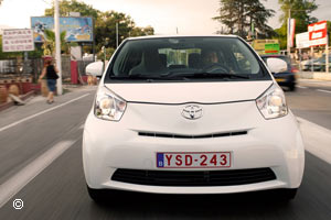 Toyota iQ Mini Citadine 2009 / 2014