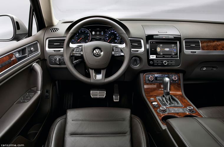 Volkswagen Touareg 2 2010 / 2014