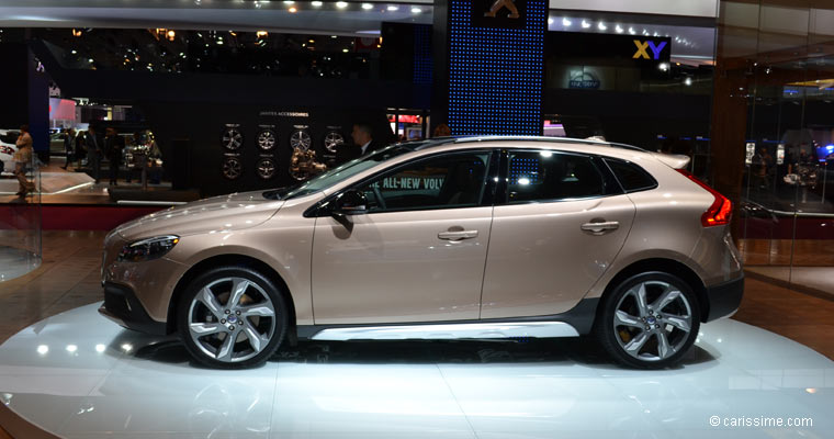 Volvo V40 Cross Country au Salon Automobile de Paris 2012