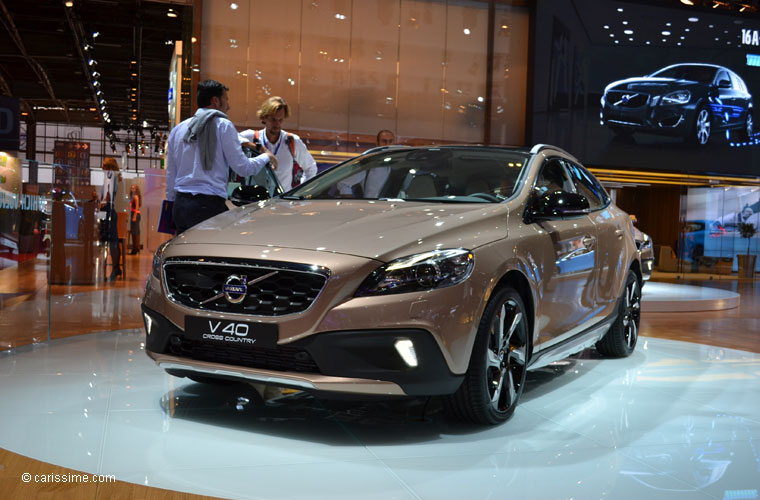 Volvo V40 Cross Country au Salon Automobile de Paris 2012