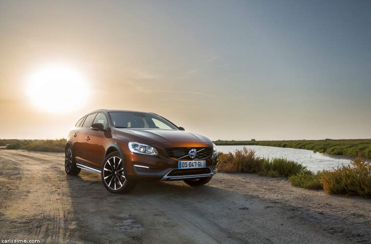 Volvo V60 Cross Country 2015