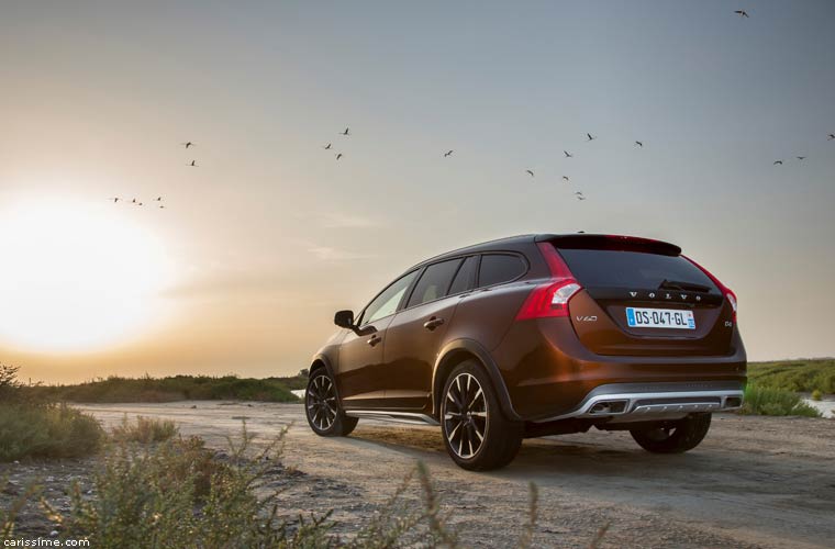 Volvo V60 Cross Country 2015