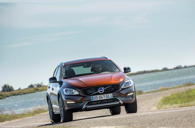 Volvo V60 Cross Country 2015